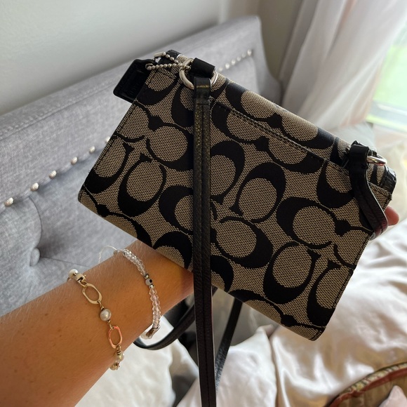 Early 2K Coach Crossbody - Picture 2 of 5